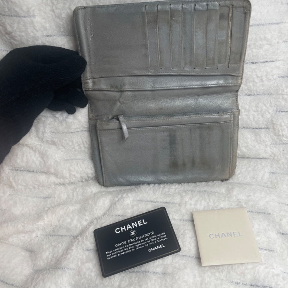 Chanel Embossed Wallet - Picture 3 of 17